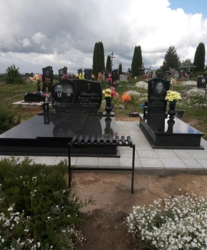 Памятник двойной 128